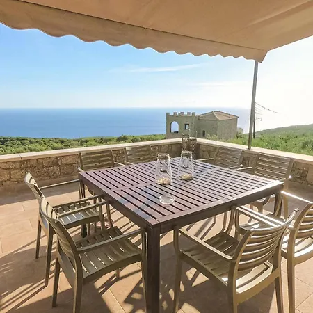 Dom wakacyjny Maison Elia With Private Pool