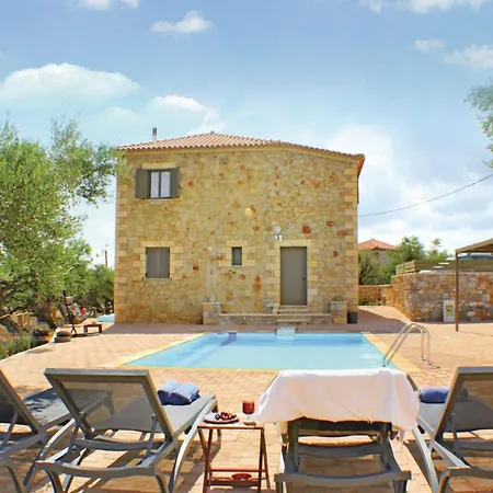 Dom wakacyjny Maison Elia With Private Pool